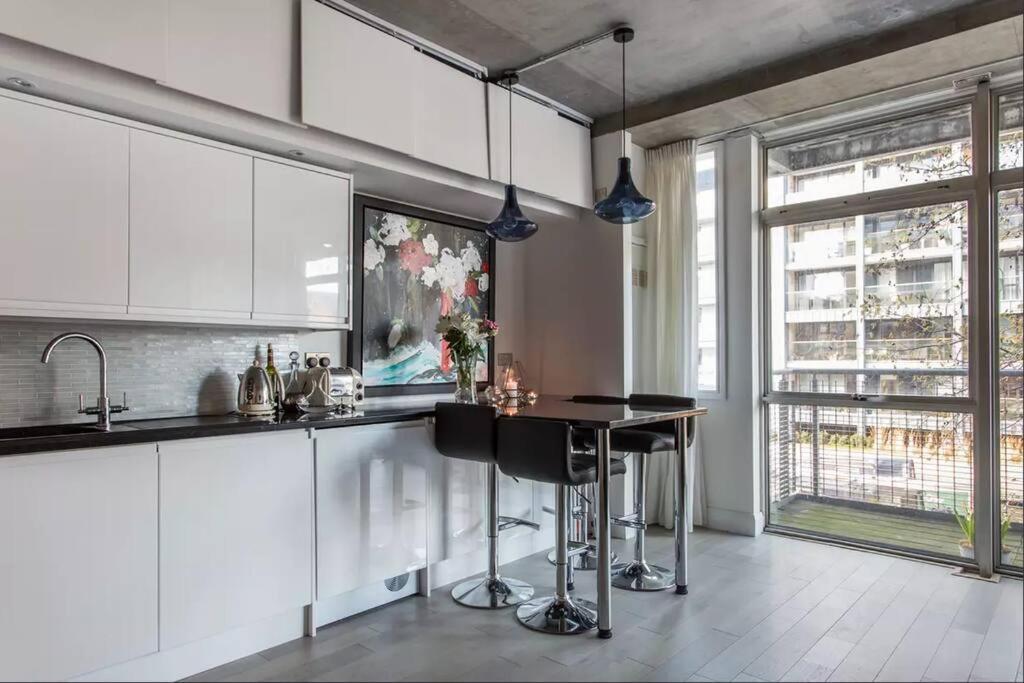 Canal-Side Apartment In Shoreditch ลอนดอน ภายนอก รูปภาพ
