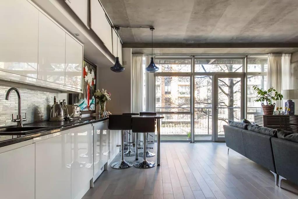 Canal-Side Apartment In Shoreditch ลอนดอน ภายนอก รูปภาพ