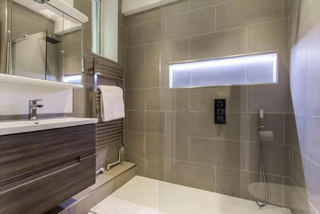 Canal-Side Apartment In Shoreditch ลอนดอน ภายนอก รูปภาพ